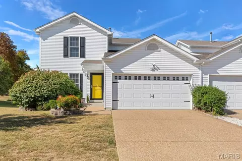 1052 Chesterfield Dr, Wentzville, MO 63385