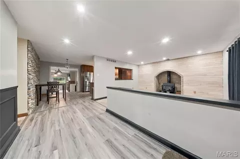 Entry Way - 47 W Nottingham Cir, Sullivan, MO 63080 photo 1 of 2