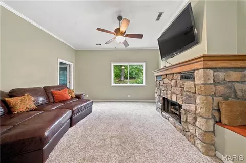 Living - 47 W Nottingham Cir, Sullivan, MO 63080 photo 5 of 5