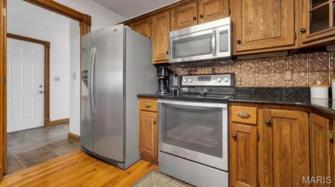 Kitchen - 2371 Highway 100, Hermann, MO 65041 photo 3 of 4
