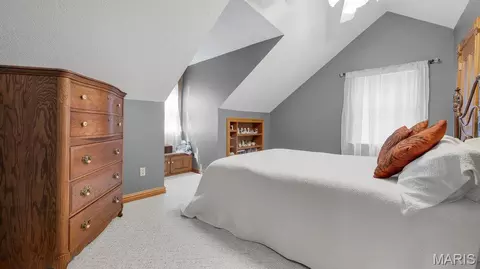 Bedroom - 2371 Highway 100, Hermann, MO 65041 photo 4 of 9
