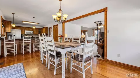 Dining - 2371 Highway 100, Hermann, MO 65041 photo 3 of 4