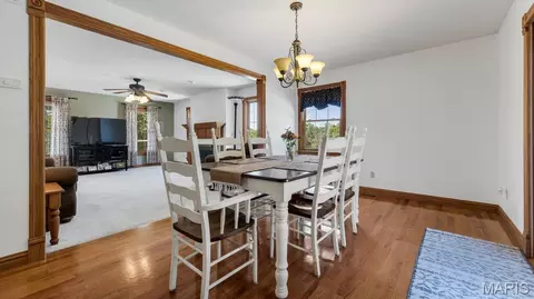 Dining - 2371 Highway 100, Hermann, MO 65041 photo 2 of 4
