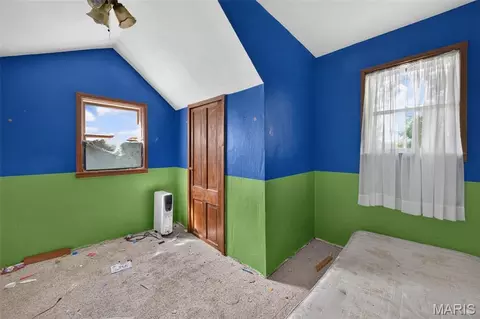 Bedroom - 5080 Hillcrest Rd, Arnold, MO 63010 photo 2 of 5