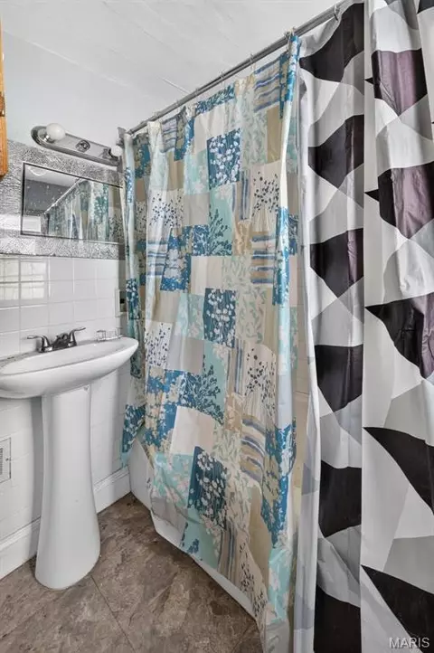 Bath - 5080 Hillcrest Rd, Arnold, MO 63010 photo 1 of 2