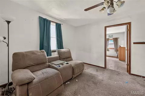 Living - 5080 Hillcrest Rd, Arnold, MO 63010 photo 2 of 4