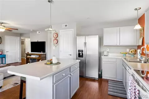 Kitchen - 422 Bramblett Hls, O'fallon, MO 63366 photo 3 of 3