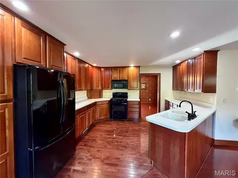 Kitchen - 111 Westview, Palmyra, MO 63461 photo 3 of 3