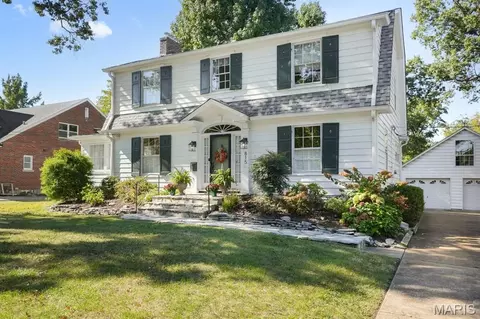 815 N Kirkwood Rd, Kirkwood, MO 63122