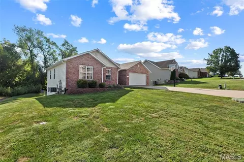 Exterior - 398 Mark Ave, Jackson, MO 63755 photo 3 of 7