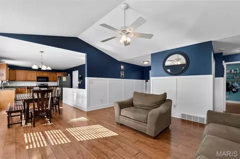 Entry Way - 398 Mark Ave, Jackson, MO 63755 photo 2 of 2