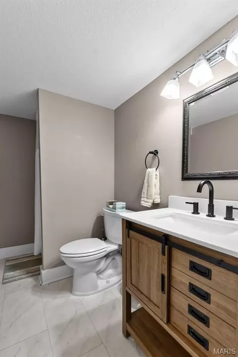 Bath - 398 Mark Ave, Jackson, MO 63755 photo 3 of 3