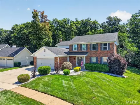 Exterior - 874 Sugar Hill Dr, Manchester, MO 63021 photo 4 of 16
