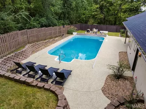 Exterior - 324 Druscilla Ln, Waterloo, IL 62298 photo 22 of 33