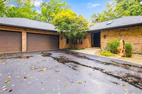Exterior - 324 Druscilla Ln, Waterloo, IL 62298 photo 9 of 33