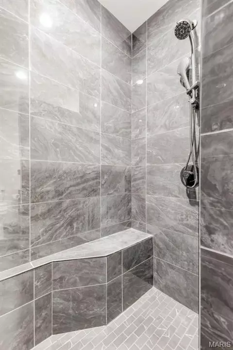 Bath - 324 Druscilla Ln, Waterloo, IL 62298 photo 7 of 9