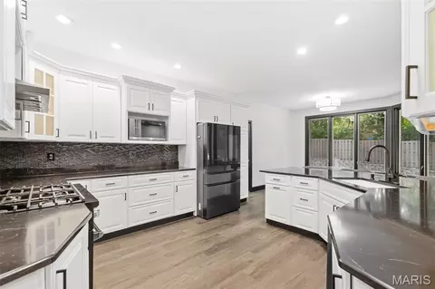 Kitchen - 324 Druscilla Ln, Waterloo, IL 62298 photo 3 of 3