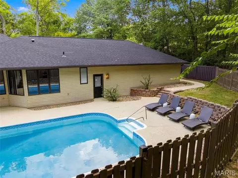 Exterior - 324 Druscilla Ln, Waterloo, IL 62298 photo 19 of 33