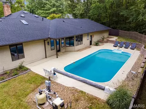 Exterior - 324 Druscilla Ln, Waterloo, IL 62298 photo 14 of 33