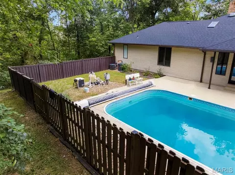 Exterior - 324 Druscilla Ln, Waterloo, IL 62298 photo 16 of 33