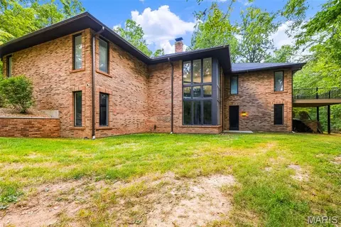 Exterior - 324 Druscilla Ln, Waterloo, IL 62298 photo 7 of 33