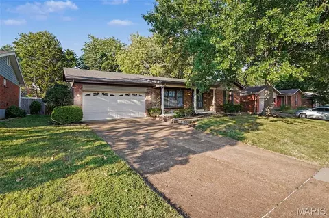 Exterior - 9311 Cinnabar Dr, Sappington, MO 63126 photo 2 of 6