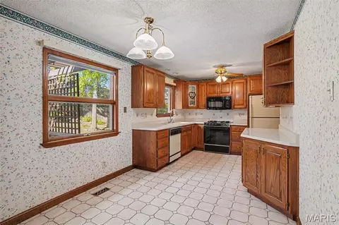 Kitchen - 9311 Cinnabar Dr, Sappington, MO 63126 photo 1 of 2