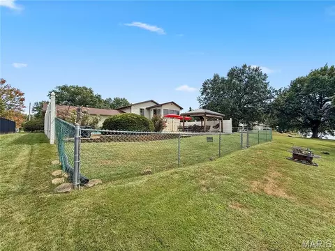 Exterior - 26 Islander Dr, Brighton, IL 62012 photo 17 of 17