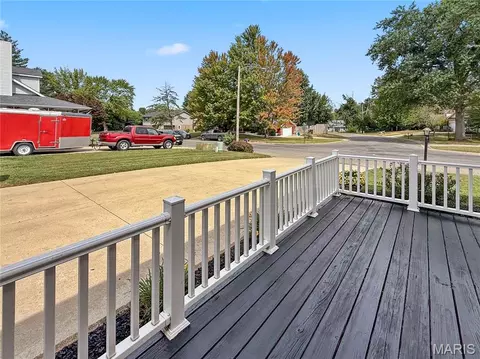 Exterior - 26 Islander Dr, Brighton, IL 62012 photo 5 of 17
