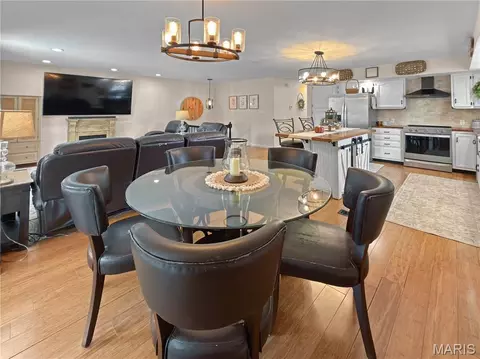 Dining - 26 Islander Dr, Brighton, IL 62012 photo 1 of 2