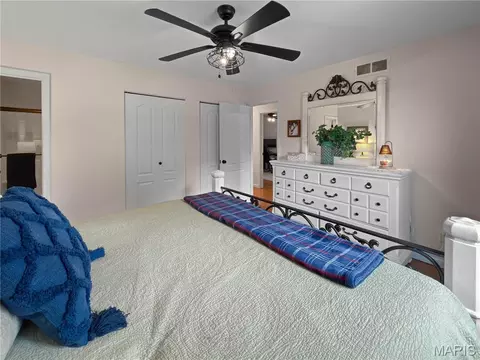Bedroom - 26 Islander Dr, Brighton, IL 62012 photo 3 of 8