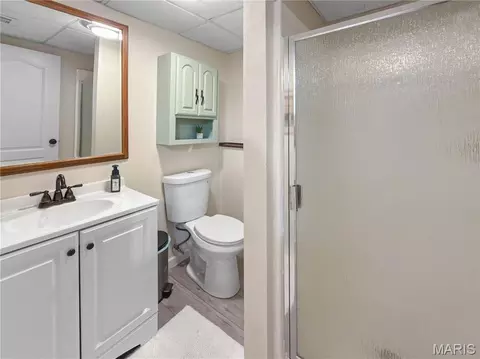 Bath - 26 Islander Dr, Brighton, IL 62012 photo 3 of 5