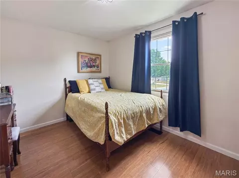 Bedroom - 26 Islander Dr, Brighton, IL 62012 photo 5 of 8