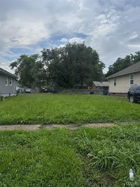 2709 Iowa St, Granite City, IL 62040