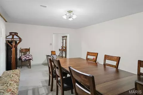 Dining - 1401 S 17th St, Herrin, IL 62948 photo 2 of 2