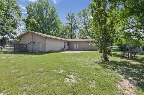 Exterior - 1401 S 17th St, Herrin, IL 62948 photo 4 of 6