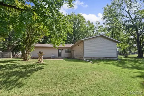 Exterior - 1401 S 17th St, Herrin, IL 62948 photo 5 of 6