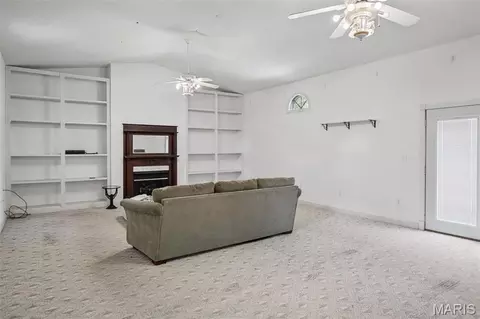 Living - 1401 S 17th St, Herrin, IL 62948 photo 2 of 4
