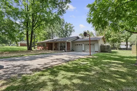 Exterior - 1401 S 17th St, Herrin, IL 62948 photo 3 of 6
