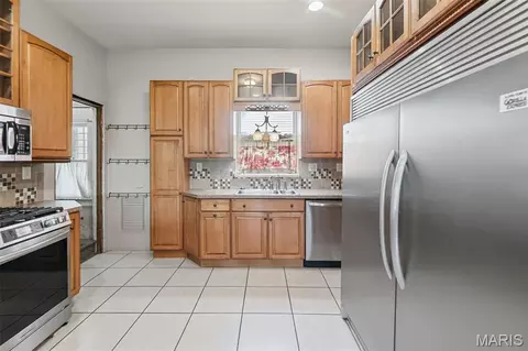 Kitchen - 536 E 6th St, Alton, IL 62002 photo 5 of 7