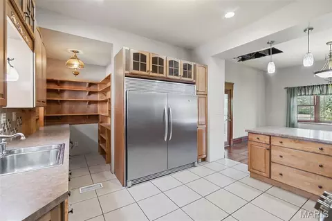 Kitchen - 536 E 6th St, Alton, IL 62002 photo 6 of 7