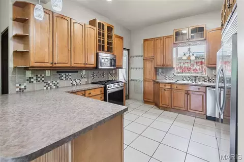 Kitchen - 536 E 6th St, Alton, IL 62002 photo 1 of 7