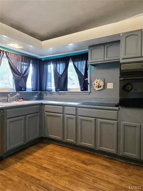 Kitchen - 601 W 9th St, Washington, MO 63090 photo 3 of 4