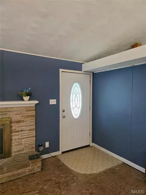 Entry Way - 601 W 9th St, Washington, MO 63090 photo 1 of 3