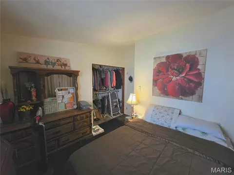 Bedroom - 601 W 9th St, Washington, MO 63090 photo 2 of 5