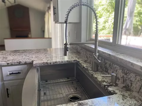 Kitchen - 4606 Hickory Ridge View Ct, Eureka, MO 63025 photo 3 of 4
