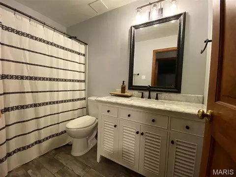 Bath - 4606 Hickory Ridge View Ct, Eureka, MO 63025 photo 2 of 3
