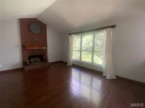 Living - 4606 Hickory Ridge View Ct, Eureka, MO 63025 photo 1 of 8
