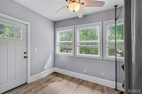 Entry Way - 5218 Gresham Ave, Saint Louis, MO 63109 photo 1 of 2