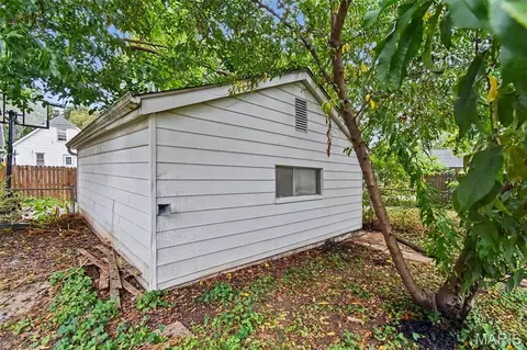 Exterior - 5218 Gresham Ave, Saint Louis, MO 63109 photo 2 of 2